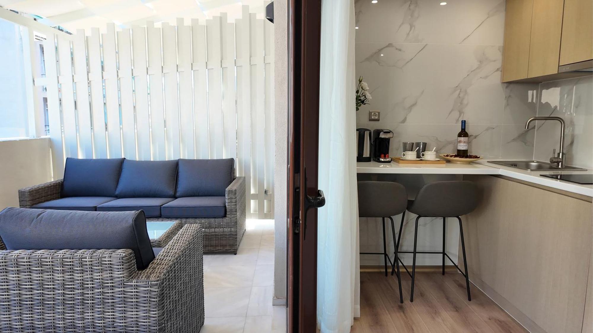 Cc Lux * Piraeus